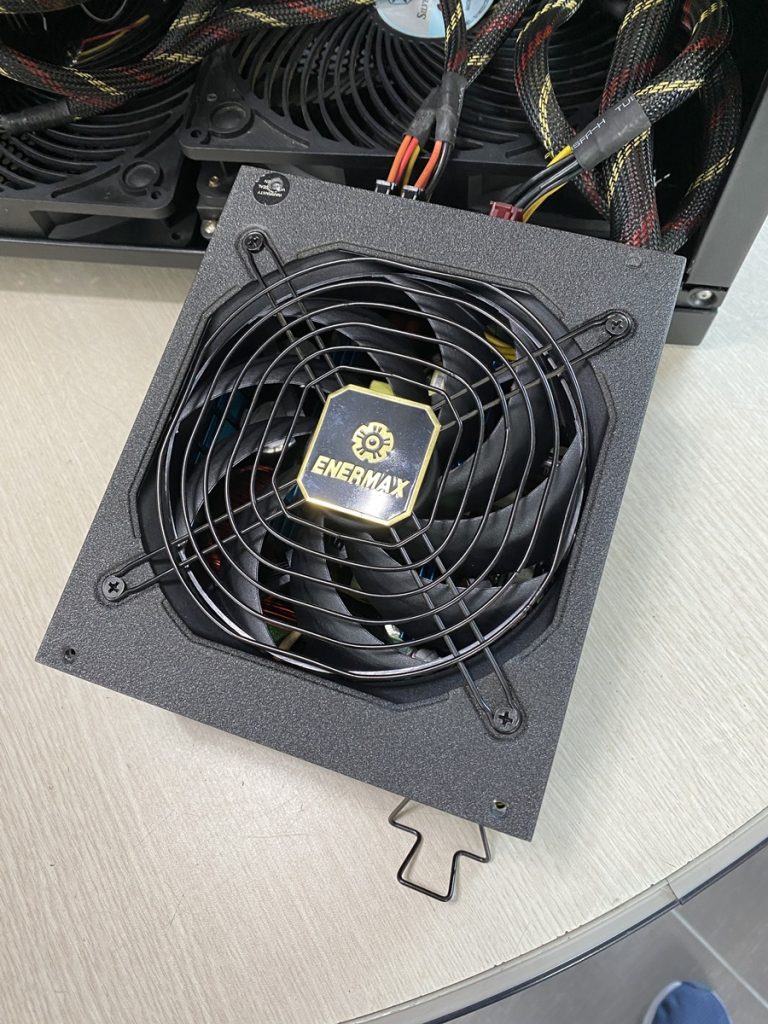 에너맥스 MODU87+ EMG800EWT 팬 교체
