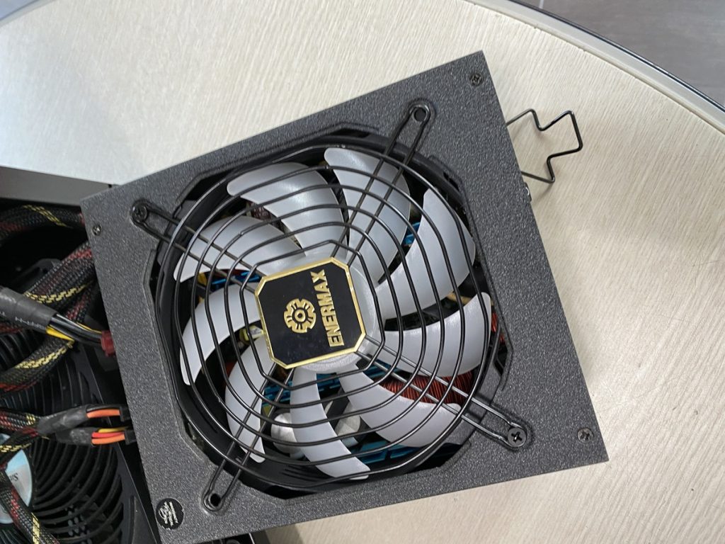 에너맥스 MODU87+ EMG800EWT 팬 교체